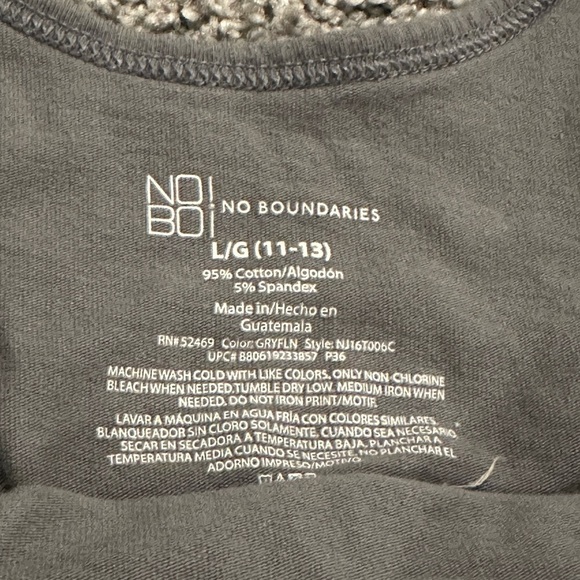 Collections of 3 Tank Tops - Picture 7 of 9